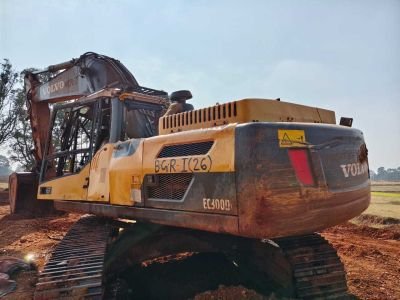 DAMAGED TOPPLING OF EXCAVATOR VOLVO EC300DL
